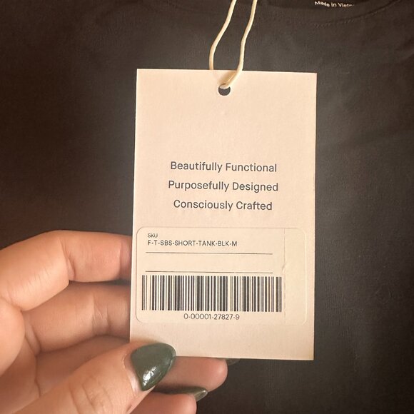 Everlane - The Form Tank in Black (Medium) - Picture 6 of 8